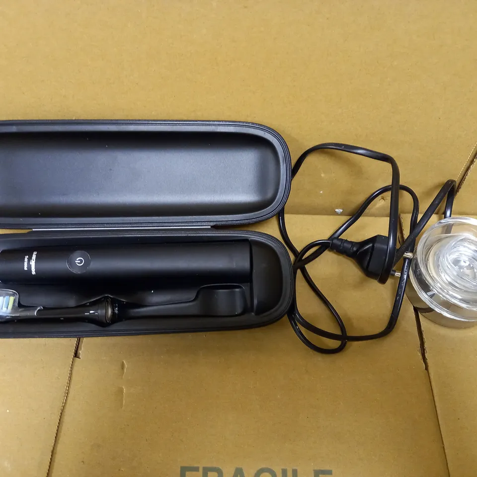 PHILIPS SONICARE DIAMONDCLEAN ELECTRIC TOOTHBRUSH