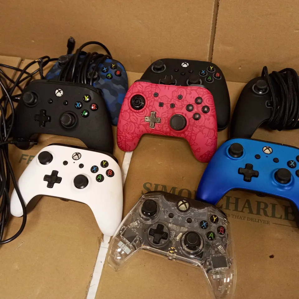 LOT OF 8 XBOX CONTROLLERS