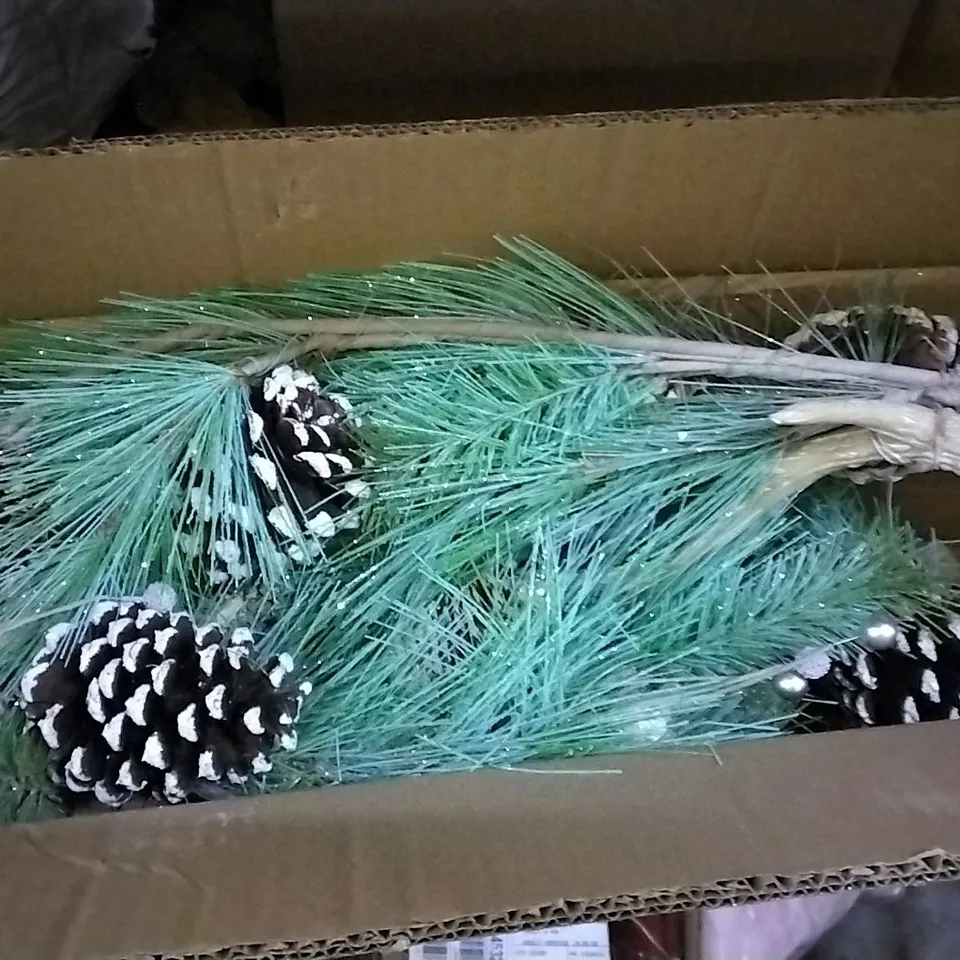 BOXED CHRISTMAS DECORATION