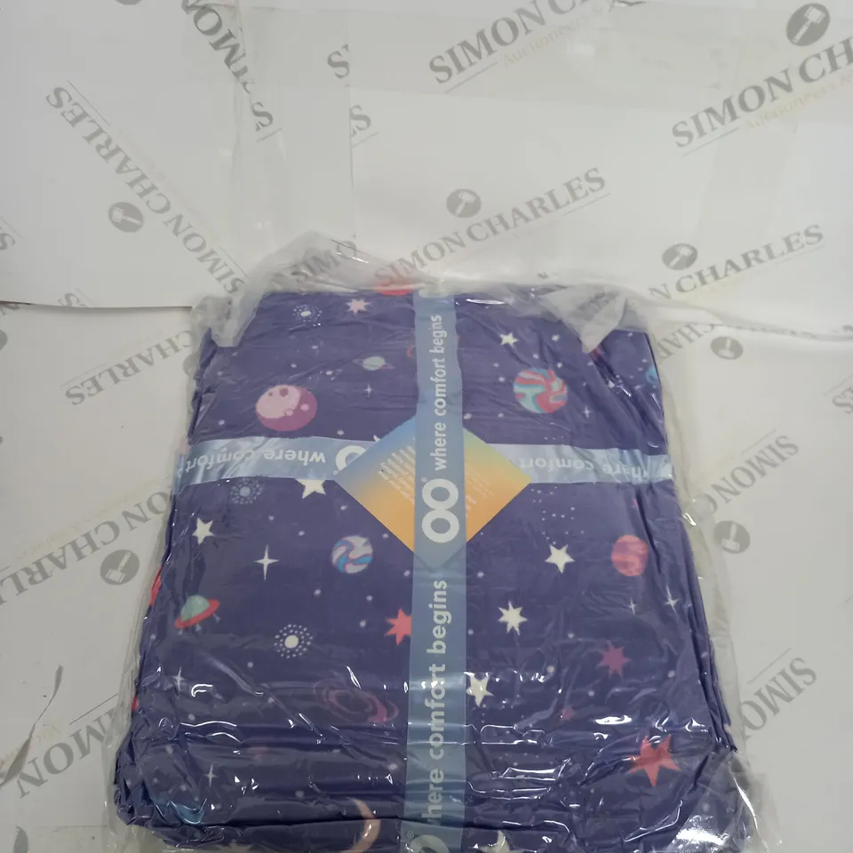 OODIE OVERSIZED WEARABLE BLANKET - PLANET AND STARS