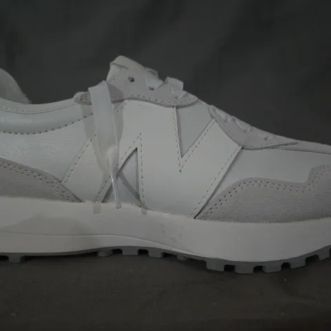 BOXED PAIR OF NEW BALANCE 327 SHOES IN WHITE UK SIZE 6.5