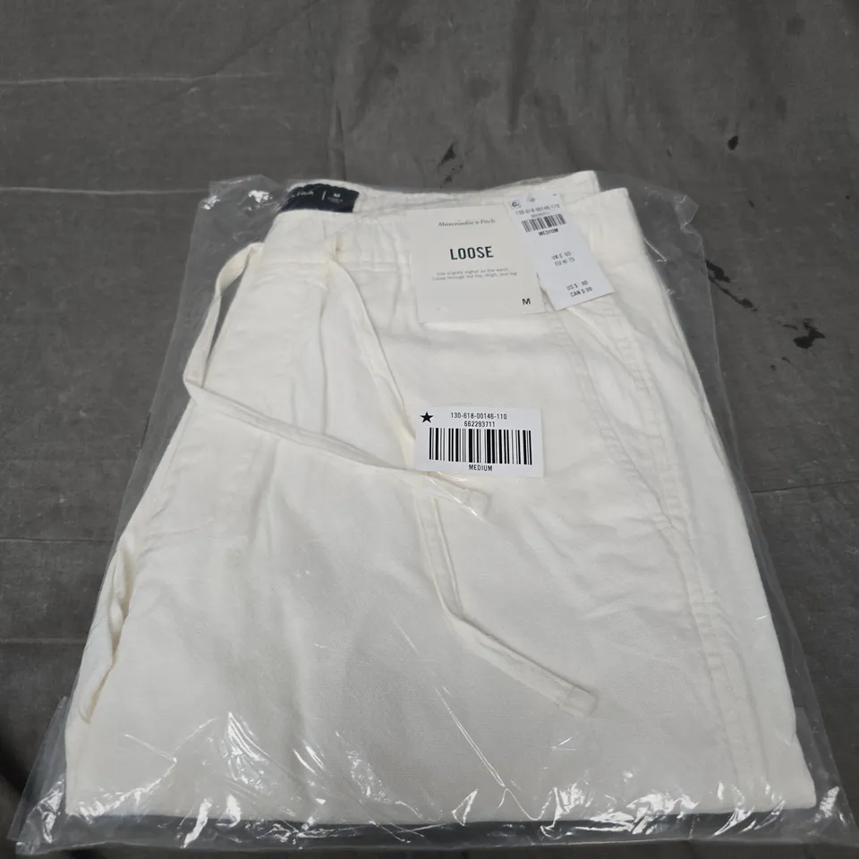 BAGGED ABERCROMBIE AND FITCH LOOSE TROUSERS - SIZE M