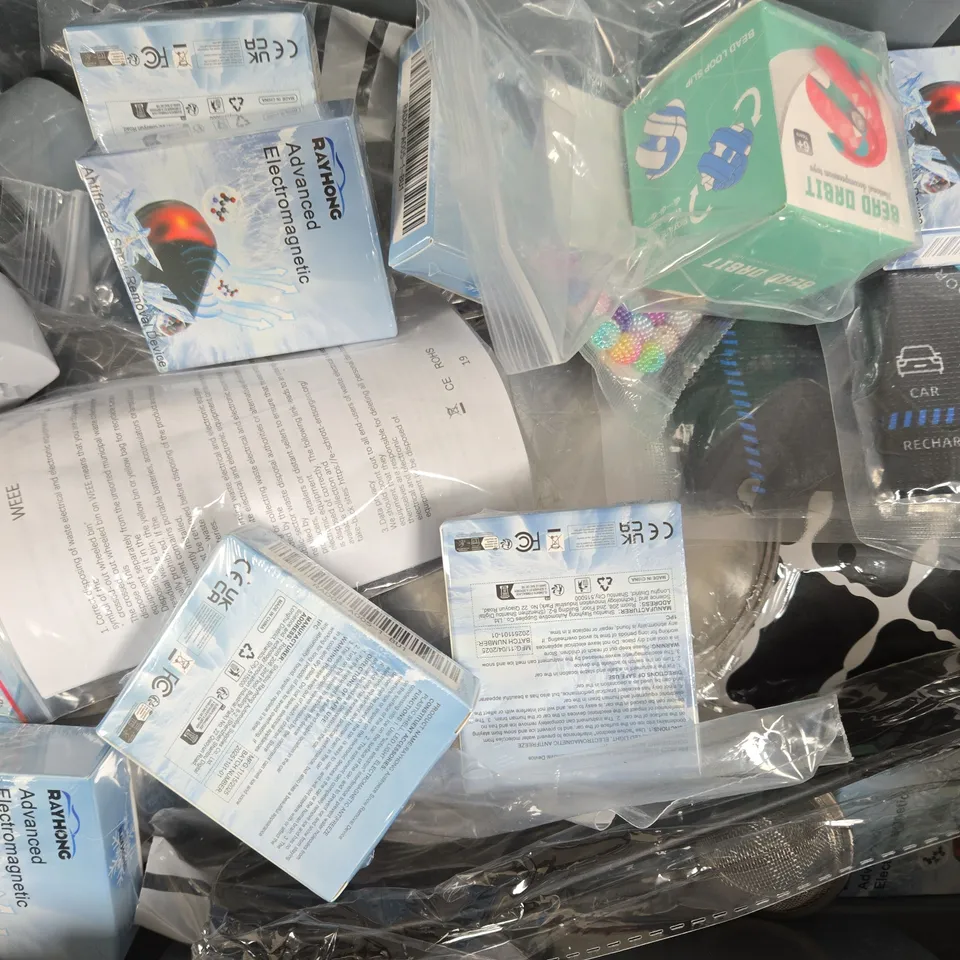 APPROXIMATELY 20 ASSORTED HOUSEHOLD ITEMS TO INCLUDE ANTIFREEZE SNOW REMOVAL DEVICE, BEAD ORBIT, ETC