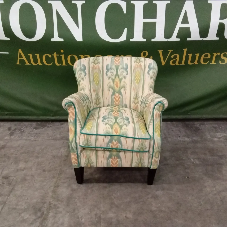 QUALITY DESIGNER SMALL RETRO FABRIC ACCENT CHAIR