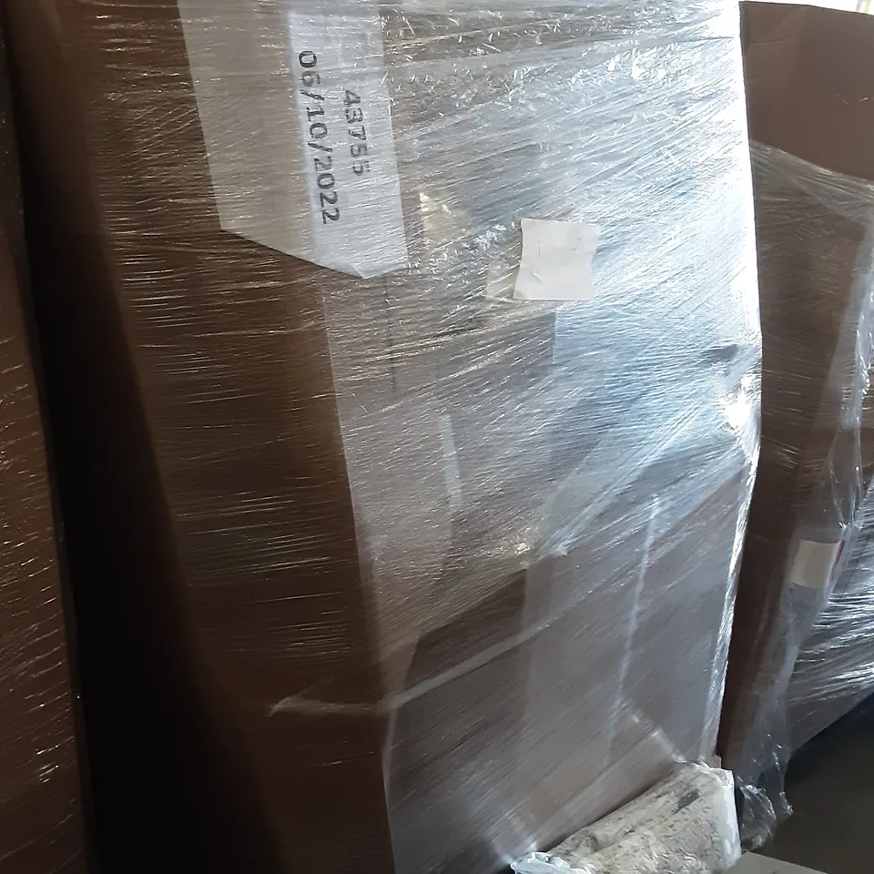 LARGE PALLET OF ASSORTED HOMEWARE ITEMS TO INCLUDE WEATHER STATIONS, RUGS, BACKPACKS ETC