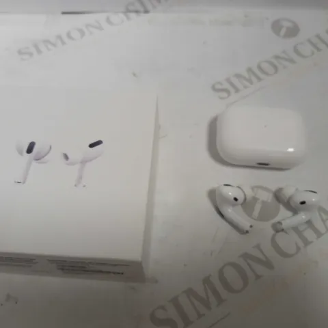 APPLE AIRPODS PRO WITH WIRELESS CHARGING CASE