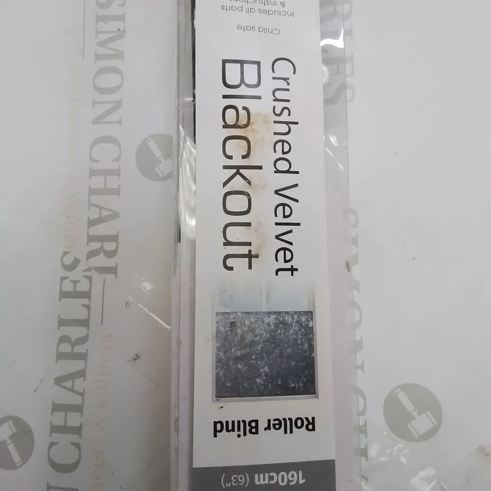 BLACKOUT ROLLER BLIND 
