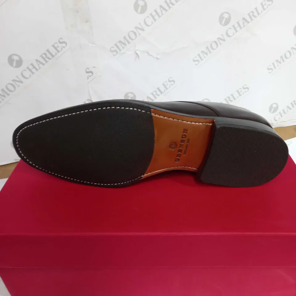 BOXED GRENSON GARDENER SHOES, BROWN - SIZE 9