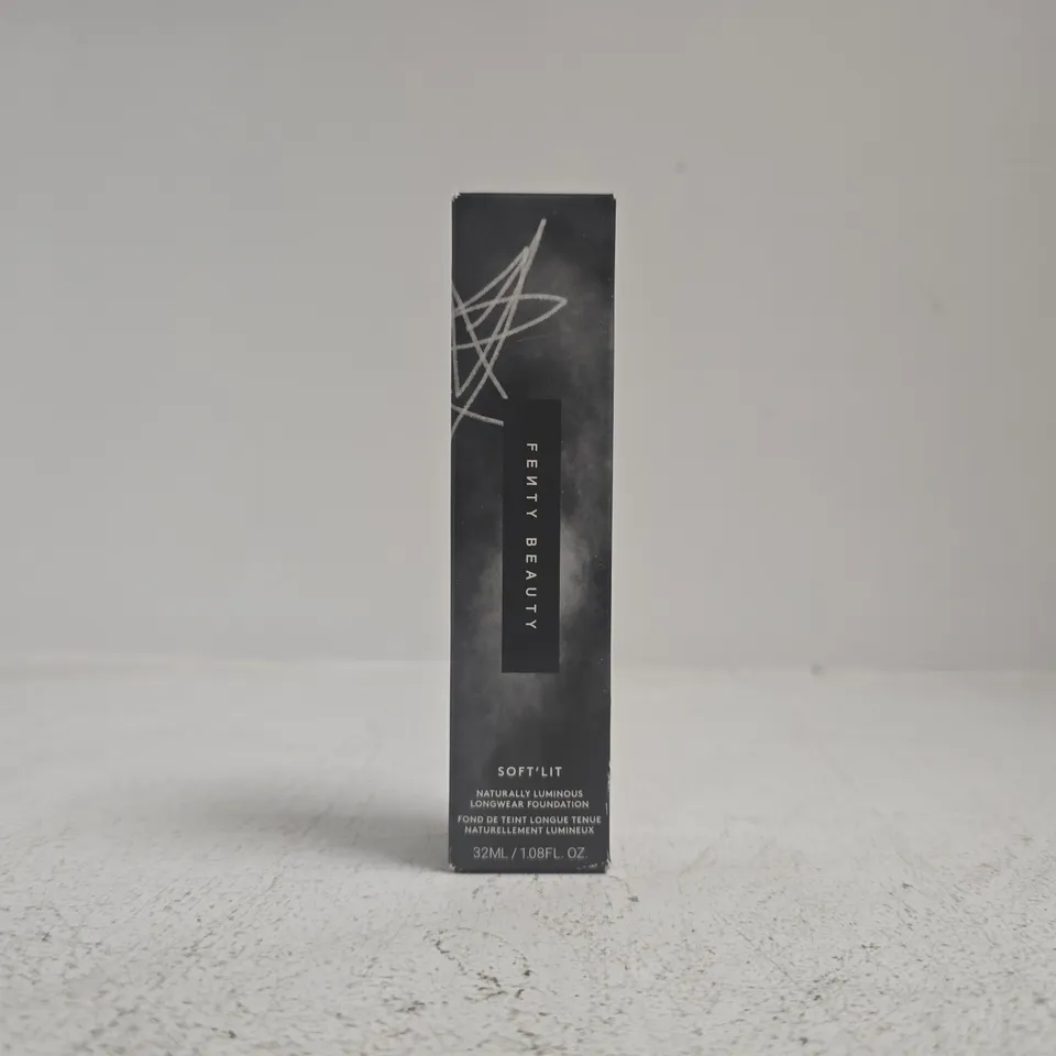 FENTY BEAUTY SOFT'LIT NATURALLY LUMINOUS LONGWEAR FOUNDATION (32ML)