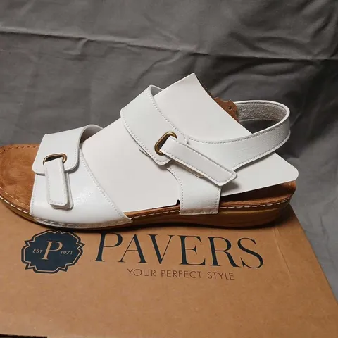 PAVERS MUYA WHITE SANDALS 31013 – UK 8 / EU 41