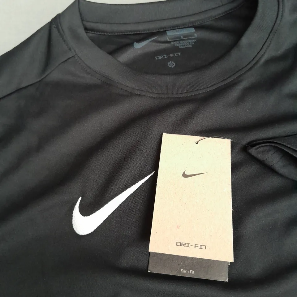 NIKE SLIM FIT TOP IN BLACK - LARGE