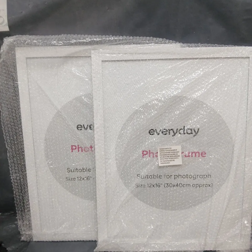 EVERYDAY SET OF 2 PHOTO FRAMES