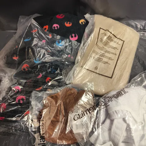 APPROXIMATELY 20 ASSORTED CLOTHING PRODUCTS IN VARIOUS SIZES TO INCLUDE BRAS, TOPS, JOGGERS ETC