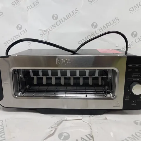 BOXED NINJA 2 IN 1 TOASTER & GRILL ST100UK