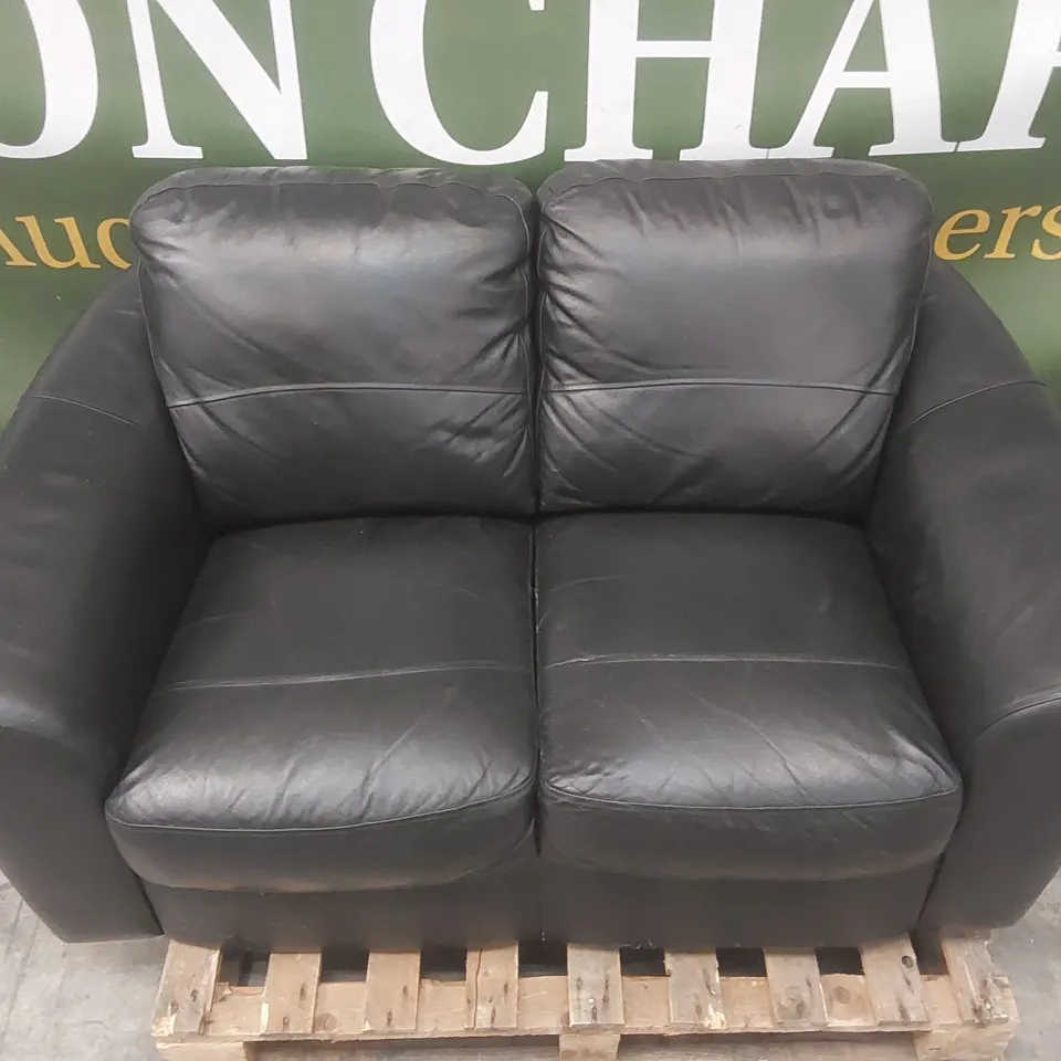 QUALITY DESIGNER LEATHER UPHOLSTERED 2-SEATER SOFA