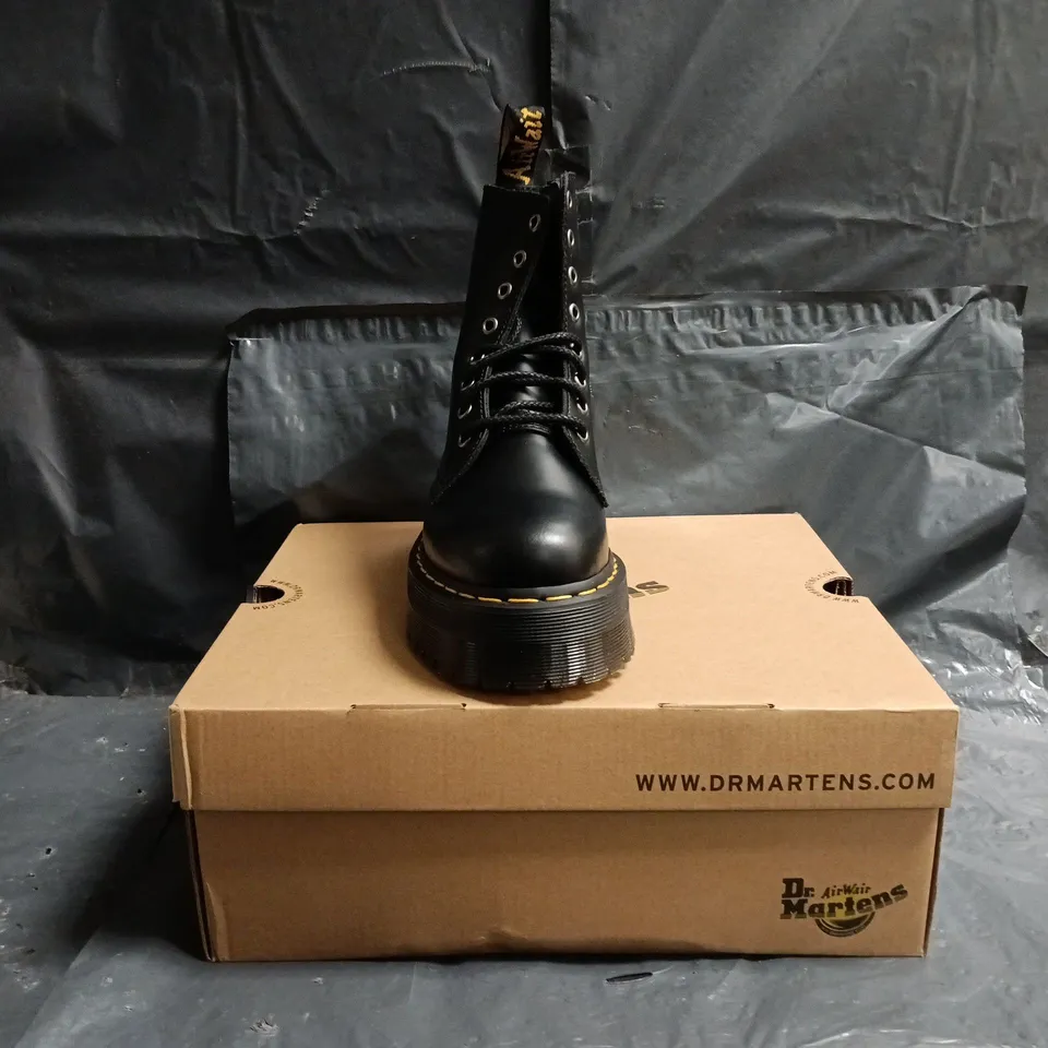 BOXED PAIR OF DR MARTENS JADON ANKLE BOOTS IN BLACK SIZE UK 6