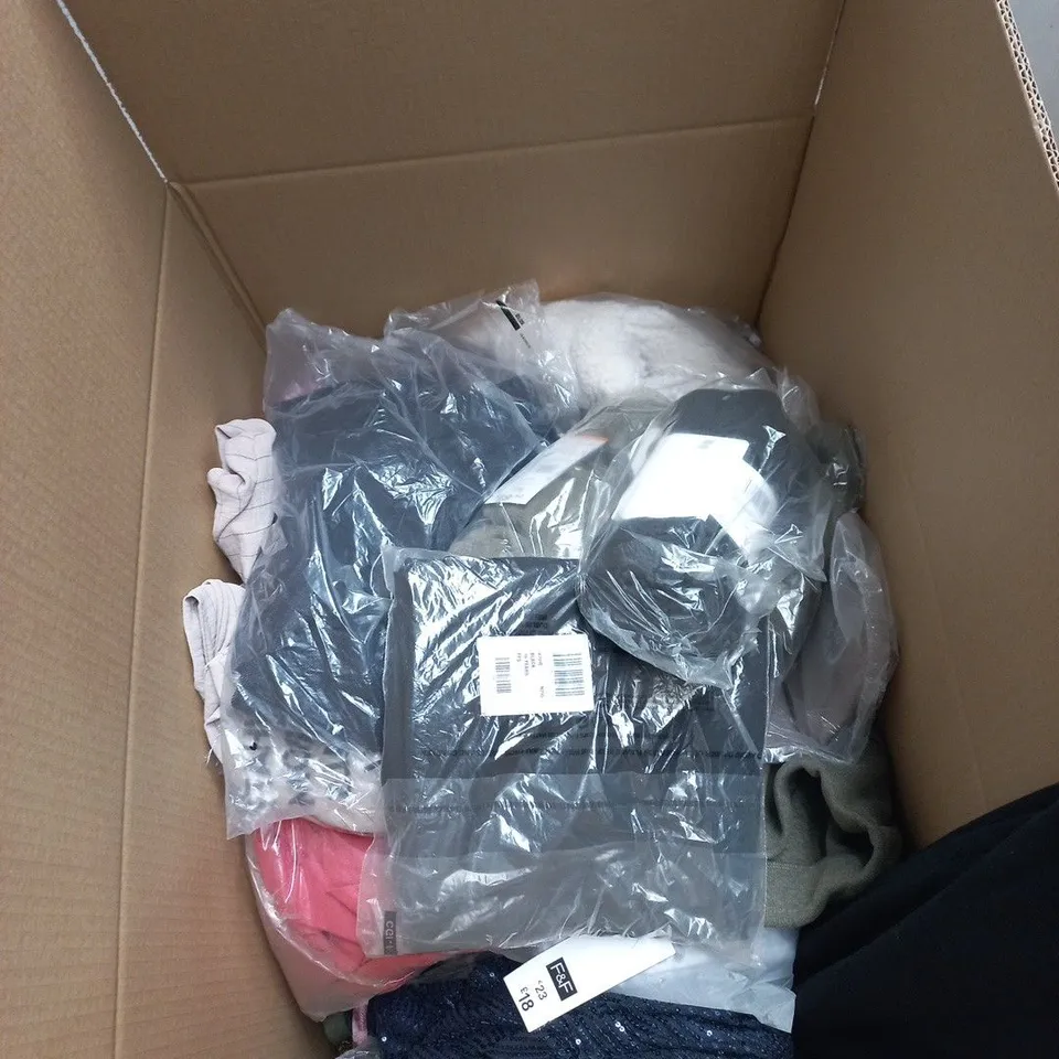 BOX OF APPROXIMATELY 30 ASSORTED CLOTHING ITEMS OF VARIOUS SIZES AND STYLES TO INCLUDE F&F, ASOS ETC