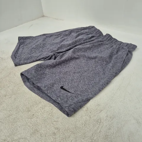 NIKE DRI-FIT TRAINING TOP – SIZE M