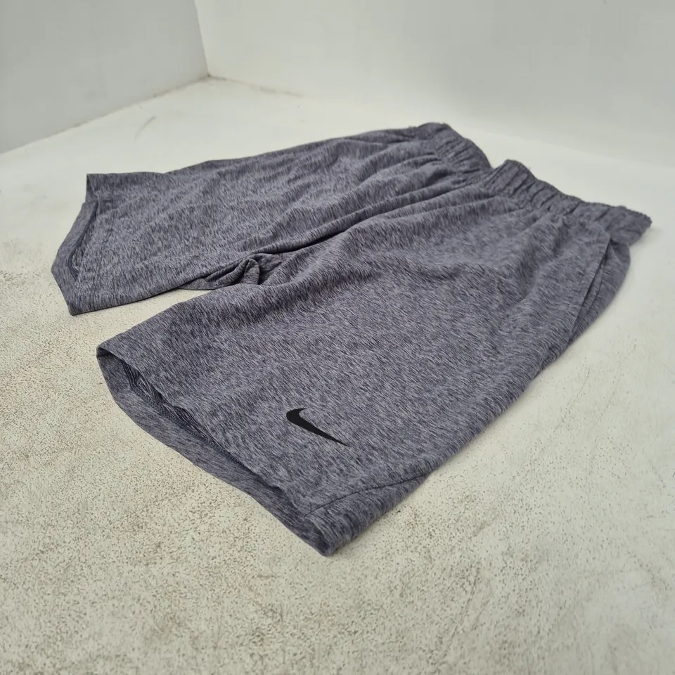 NIKE DRI-FIT TRAINING TOP – SIZE M