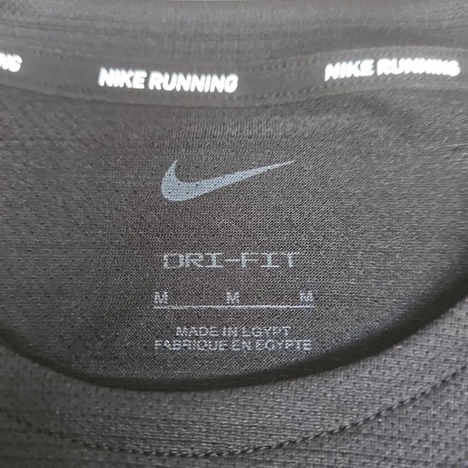 NIKE RUNNING DRI-FIT BLACK TRAINING TOP – MEN'S, SIZE M