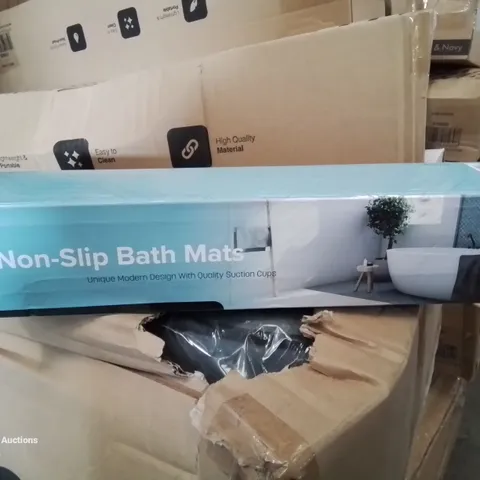 BOXED NON SLIP BATH MAT IN GREY.