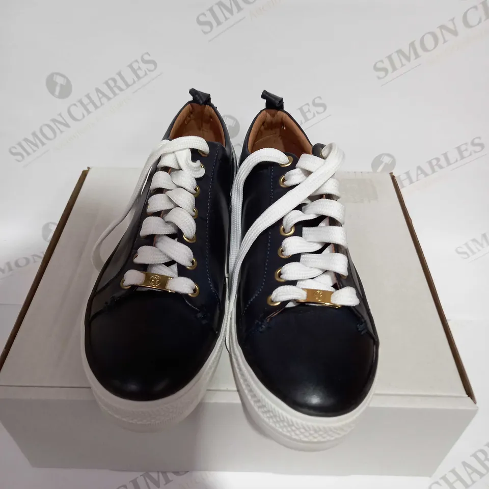 MODA IN PELLE BLUE LACED TRAINERS - SIZE 6.5