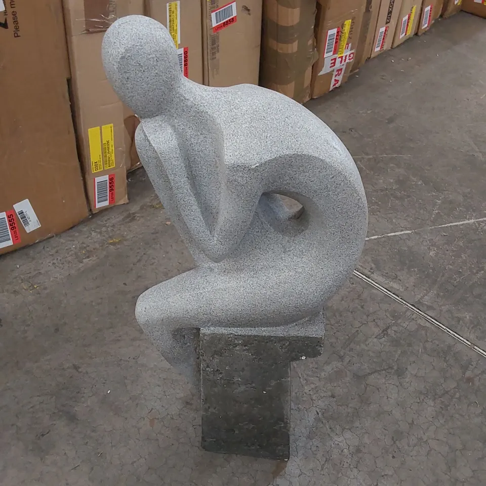 BOXED GONESSE PEOPLE GARDEN STATUE (1 BOX)