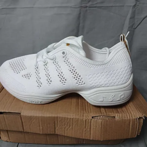 WHITE KNIT SNEAKERS – LIGHTWEIGHT RUNNING SHOES 