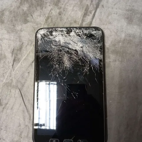 SAMSUNG TABLET PC SM-T395 – 16GB, CRACKED FRONT DISPLAY