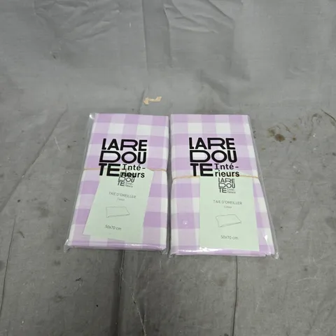 2 PURUPLE GINGHAM PILLOW CASES 50 X 70 CM