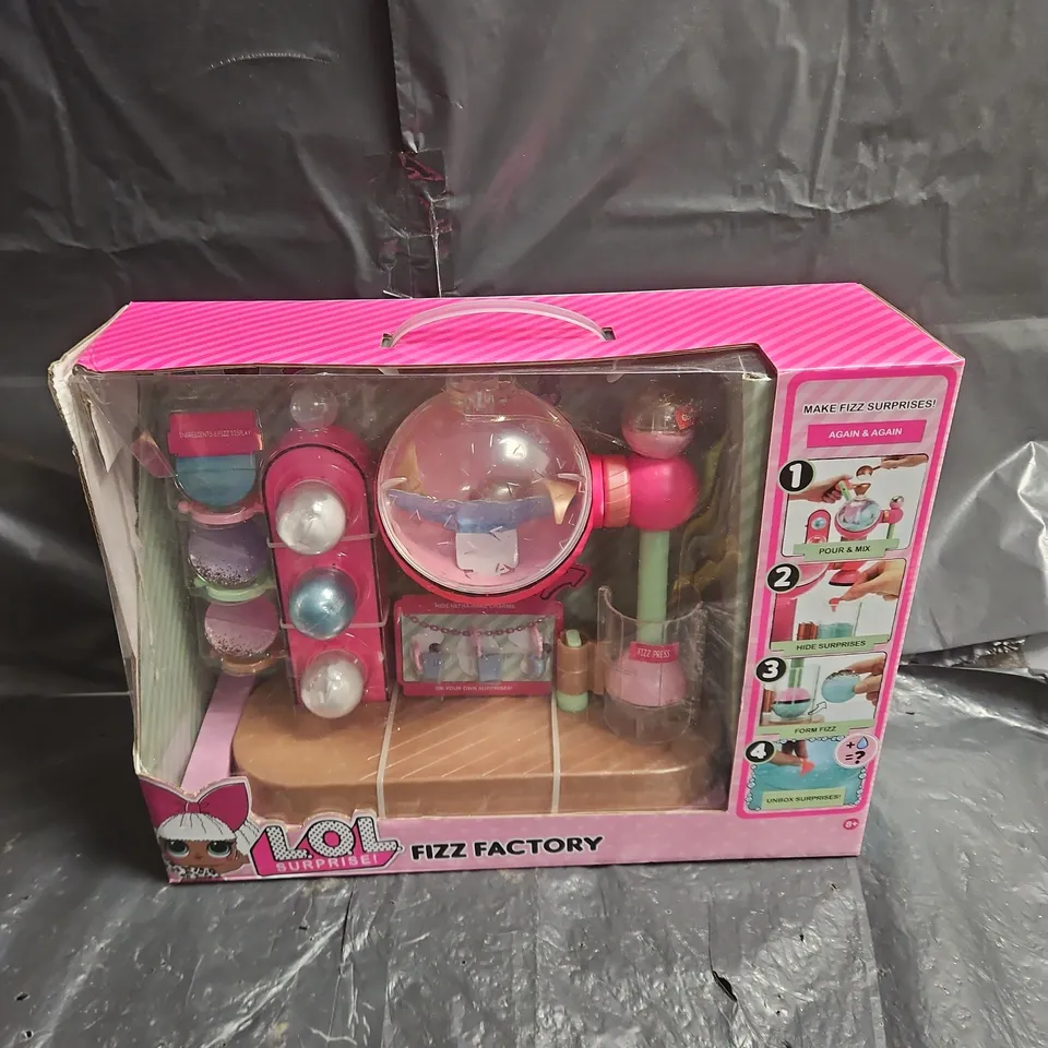 L.O.L. SURPRISE! FIZZ FACTORY – PINK BOXED TOY SET