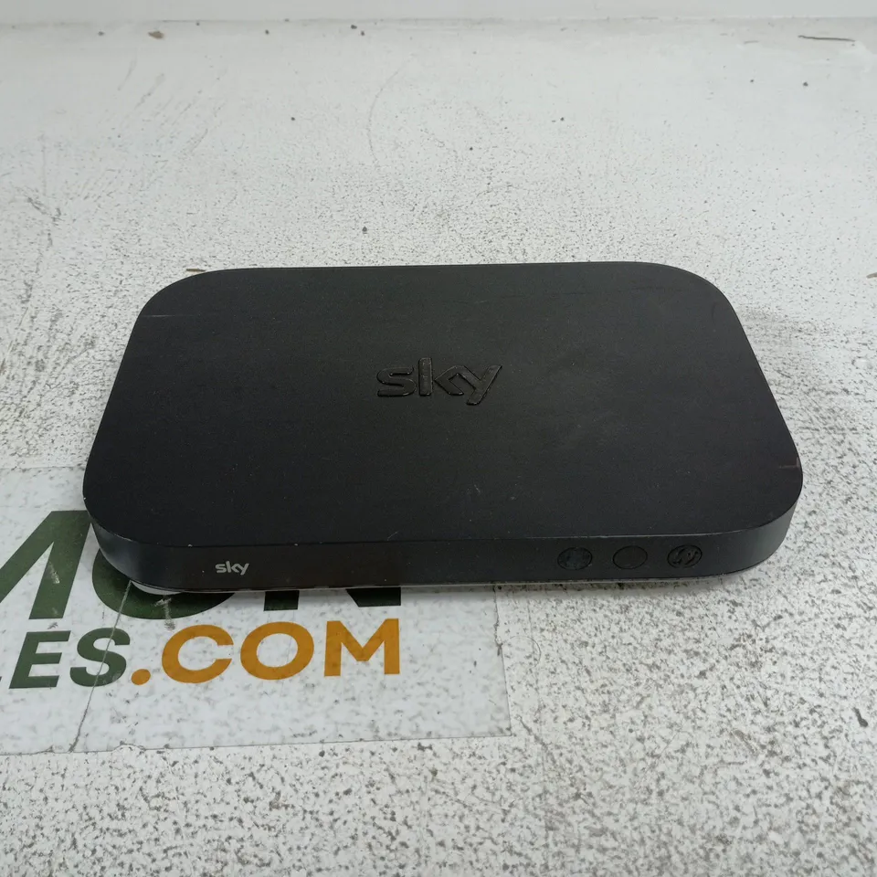 SKY Q MINI BOX EM150 UNBOXED