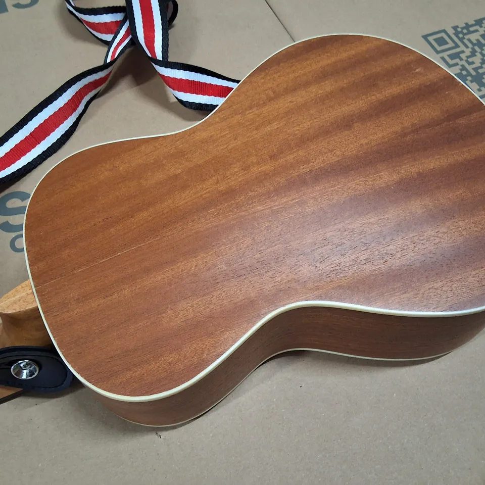 ACOUSTIC UKULELE WITH STRAP – NATURAL WOOD FINISH