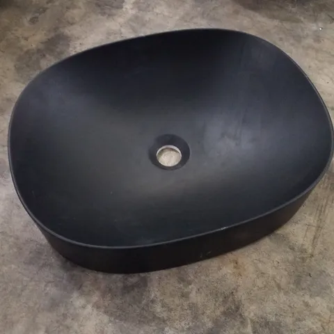 BRAND NEW ROUNDED COUNTERTOP BASIN - 470×370×110MM