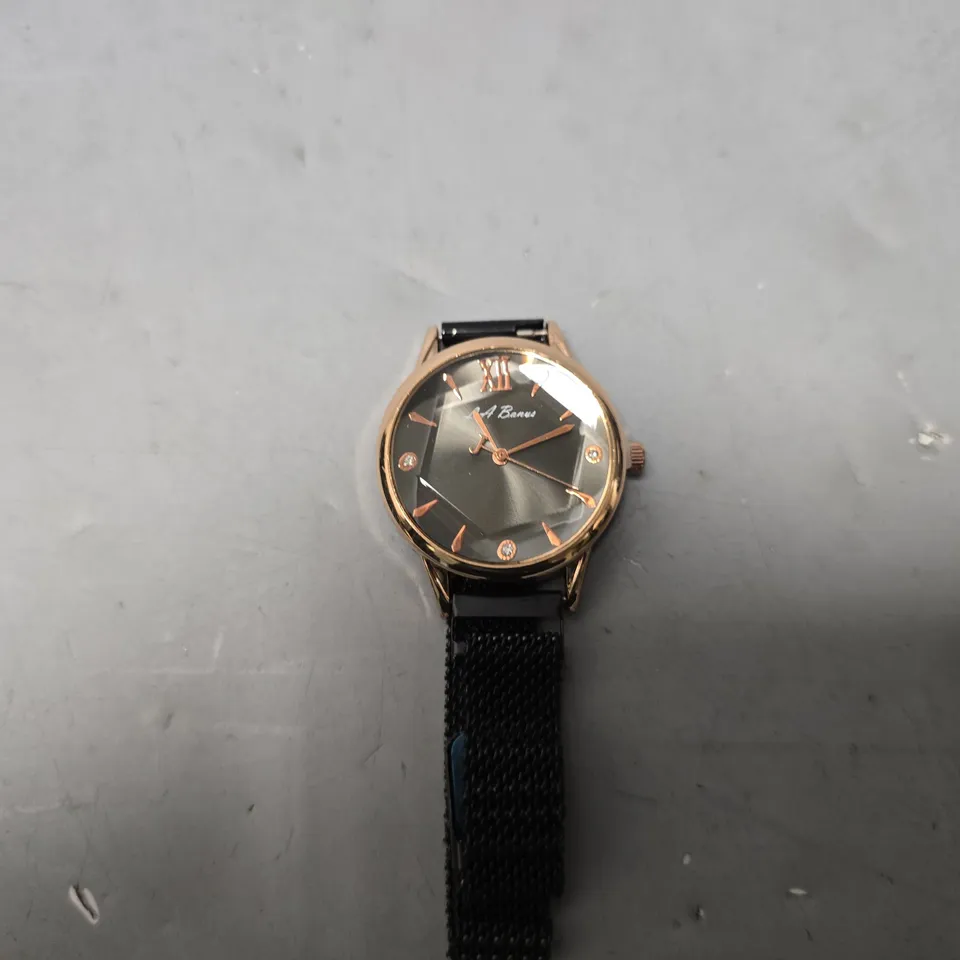 LA BANUS WATCH – 12 HOUR CLOCK - METAL STRAP WITH MAGNETIC CLASP