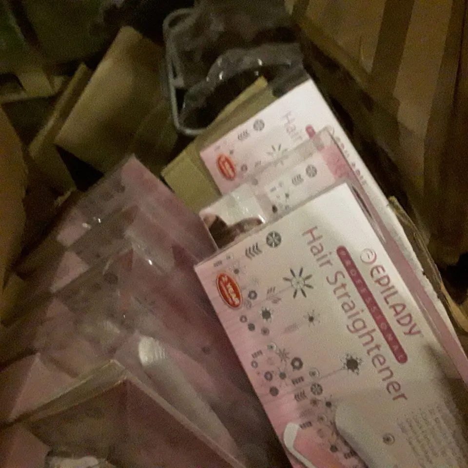 PALLET OF BRAND NEW HOMEWARE STOCK INCLUDING HAIR STRAIGHTENERS, CHRISTMAS CARDS & LIGHTS