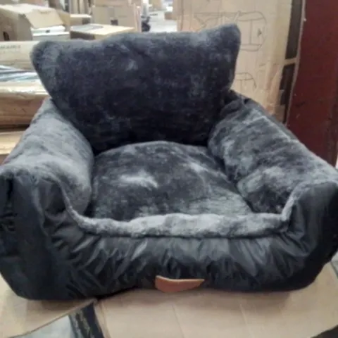 BOXED KEPLIN PETS CAR SEAT