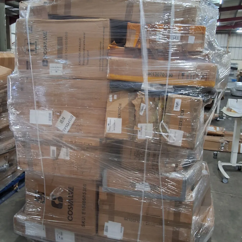 LARGE PALLET OF ASSORTED ITEMS TO INCLUDE SEWING MACHINE, ARTIFICIAL TREE, COSMETIC MIRROR AND GREY OUTDOOR CHAIR PARTS
