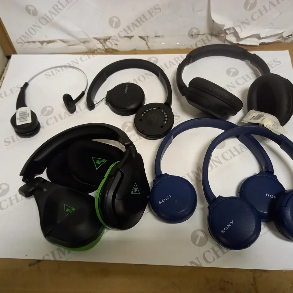 LOT OF 6 ASSORTED HEADPHONES TO INCLUDE SONY, TURTLEBEACH AND QUAILDIGITAL