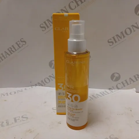 BOXED CLARINS UVA HIGH PROTECTION 30 SUN CARE OIL MIST (150ml)