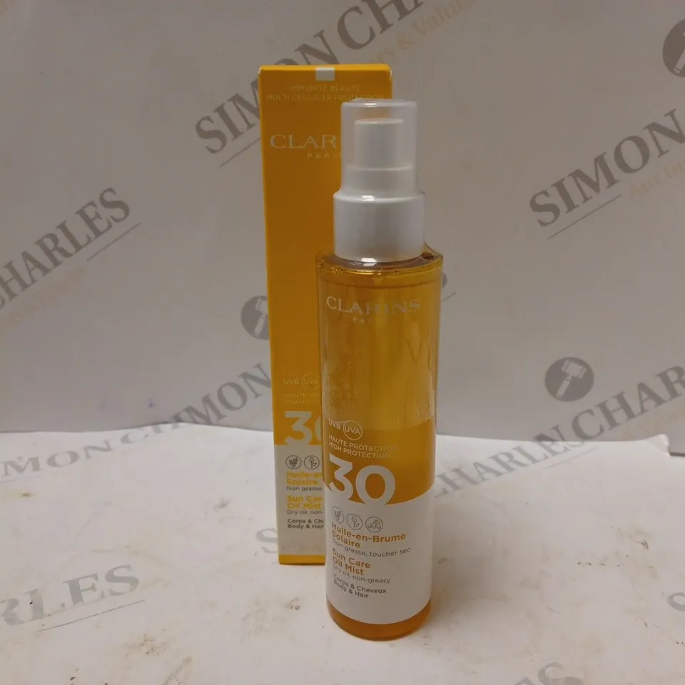 BOXED CLARINS UVA HIGH PROTECTION 30 SUN CARE OIL MIST (150ml)