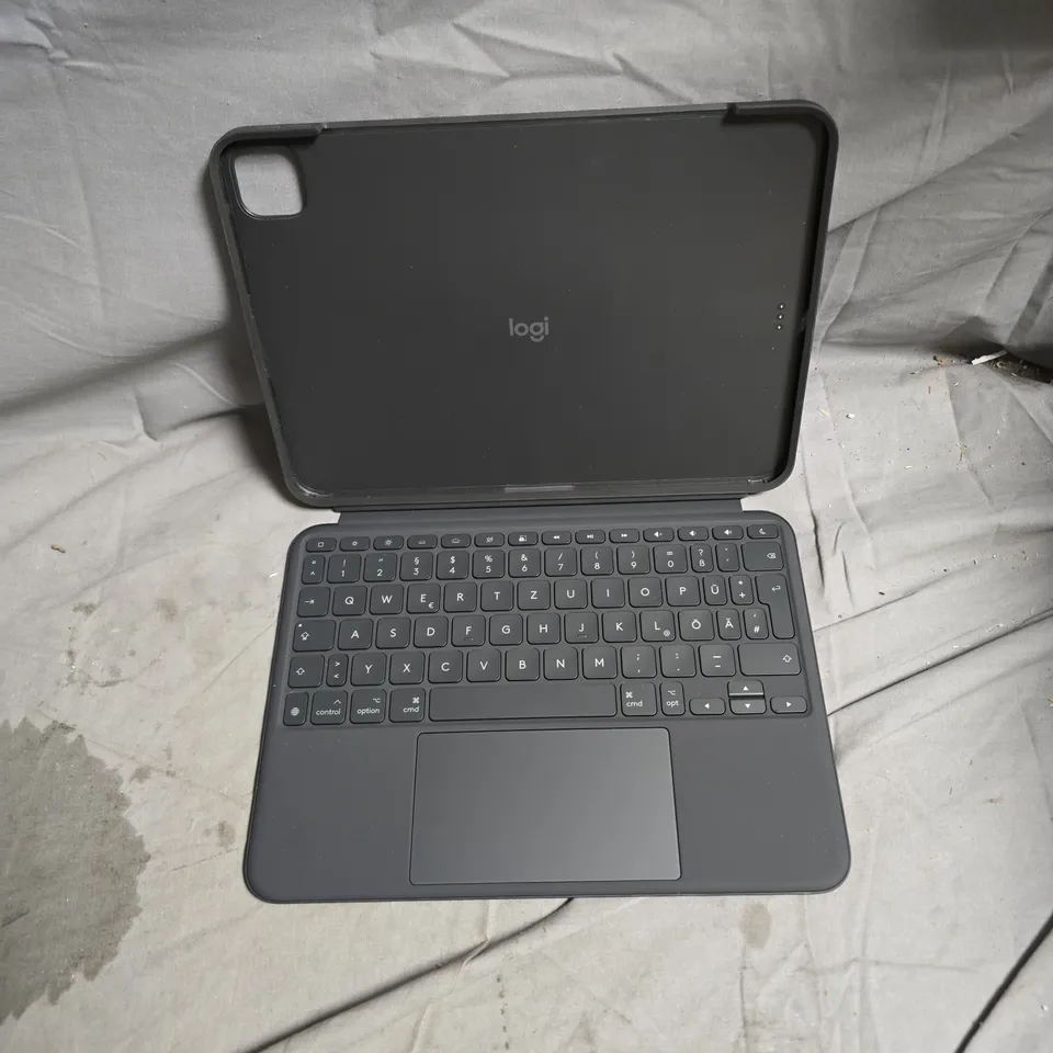 5 x LOGITECH COMBO TOUCH KEYBOARD CASE FOR IPAD PRO 11-INCH (M4) – BOXED. NON UK PRODUCT VERSIONS