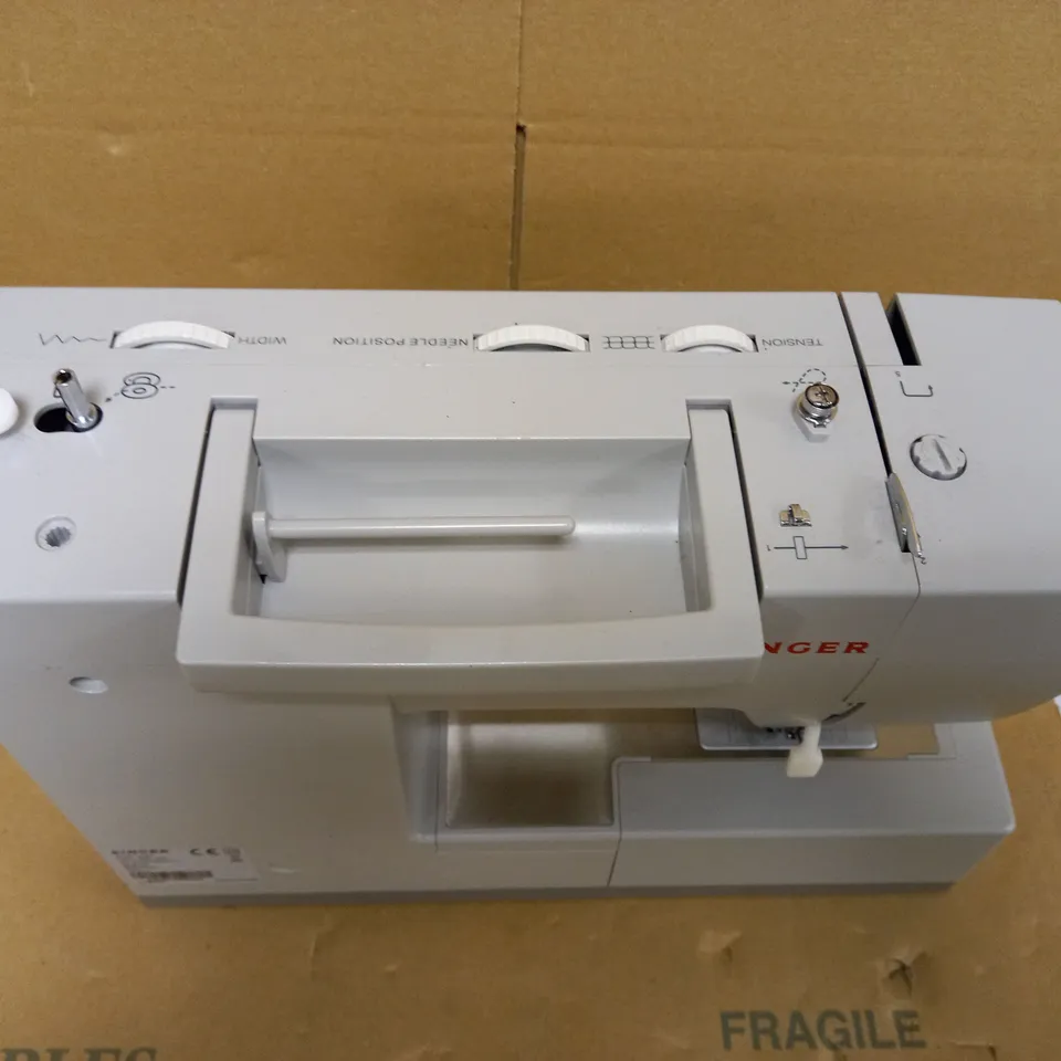 SINGER HEAVY DUTY 4423 SEWING MACHINE, GREY
