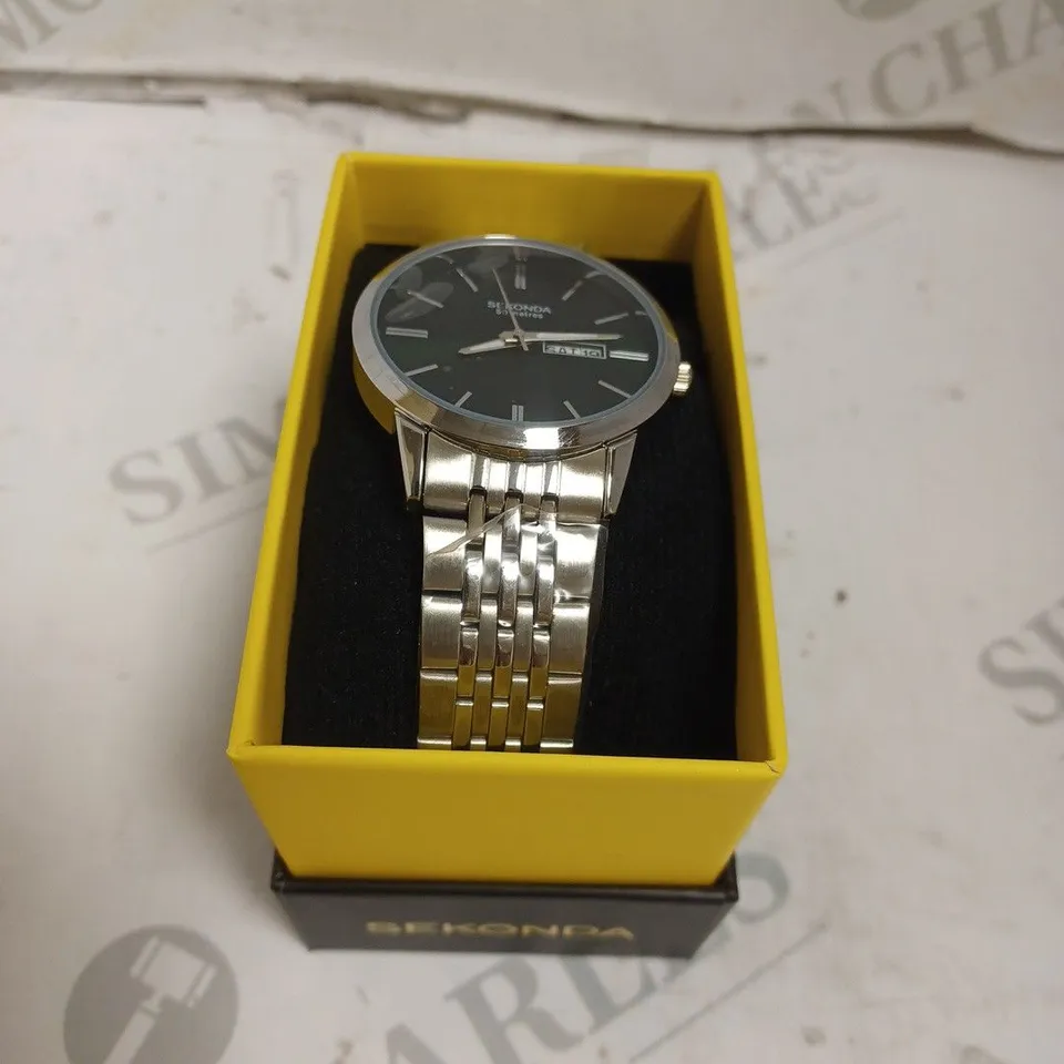 BOXED SEKONDA GENTS GREEN DIAL CLASSIC WATCH WITH STAINLESS STEEL BRACELET - JAPAN MOVEMENT - 5 ATM. 