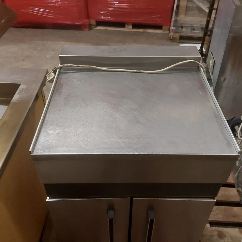 LINCAT COMMERCIAL STORAGE CUPBOARD