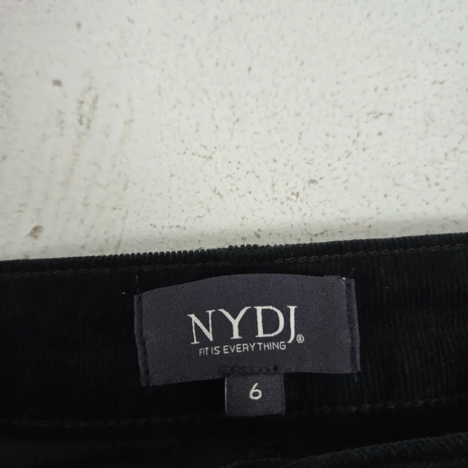 NYDJ WOMEN'S BLACK TROUSERS – UK 10 (US 6)