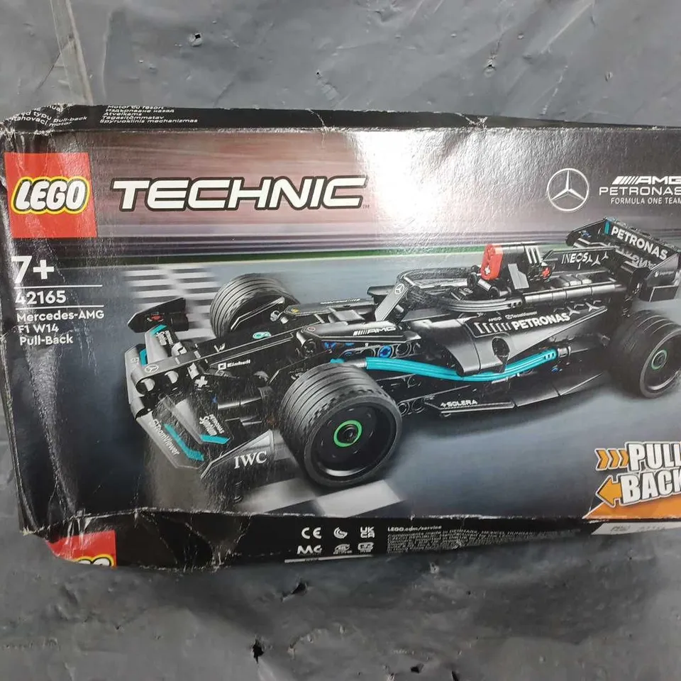 BOXED MERCEDES AMG F1 W14 PULL-BACK - 42165 RRP £189.99