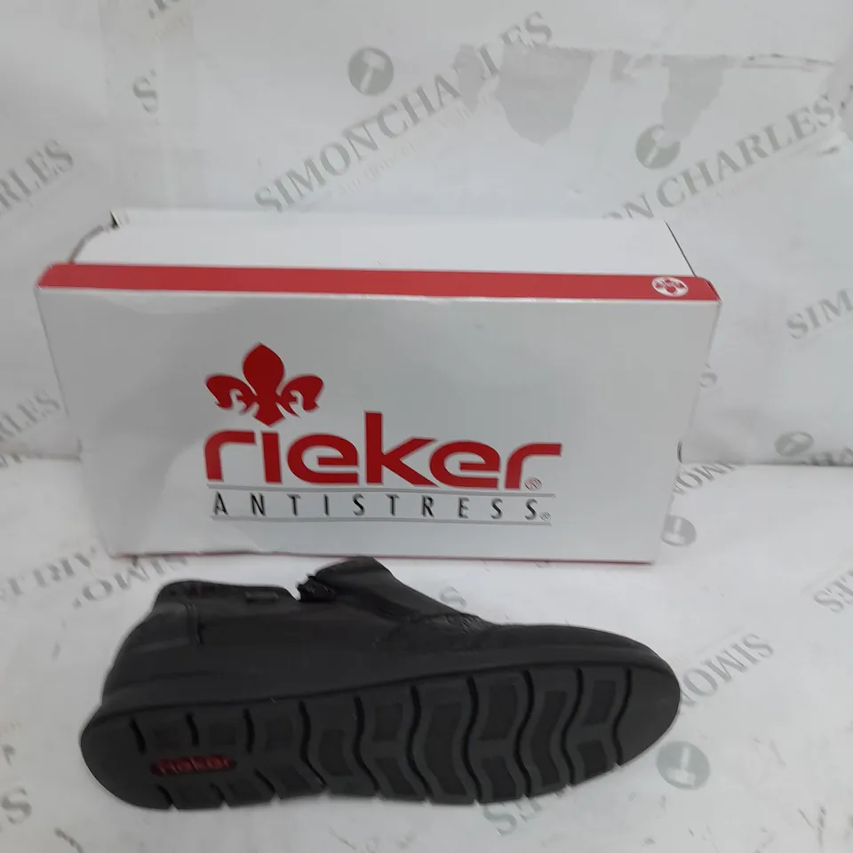 BOXED PAIR RIEKER LEATHER DOUBLE ZIP WATER RESISTANT BOOTS IN BLACK SIZE 6