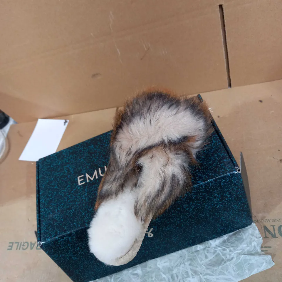 EMU AUSTRALIA STYLE FURY FLIP FLOPS 