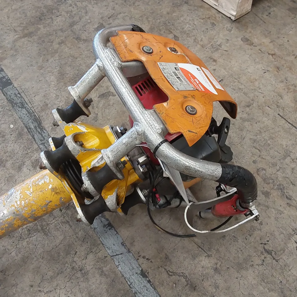 ROBEL 62.05 2 STROKE VERTICAL TAMPER - RAILWAY MAINTENANCE TOOL